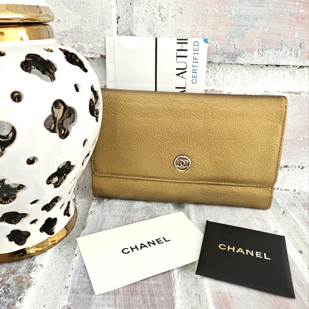 💛EUC Chanel Gold/Beige Lambskin Leather Wallet💛